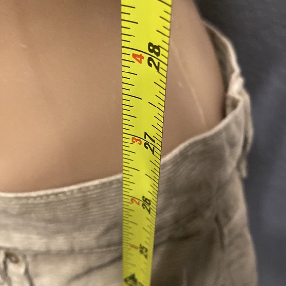 ALLSAINTS - long shorts: tan corduroy w pockets, belt hoops, button close - 32 - Picture 8 of 16